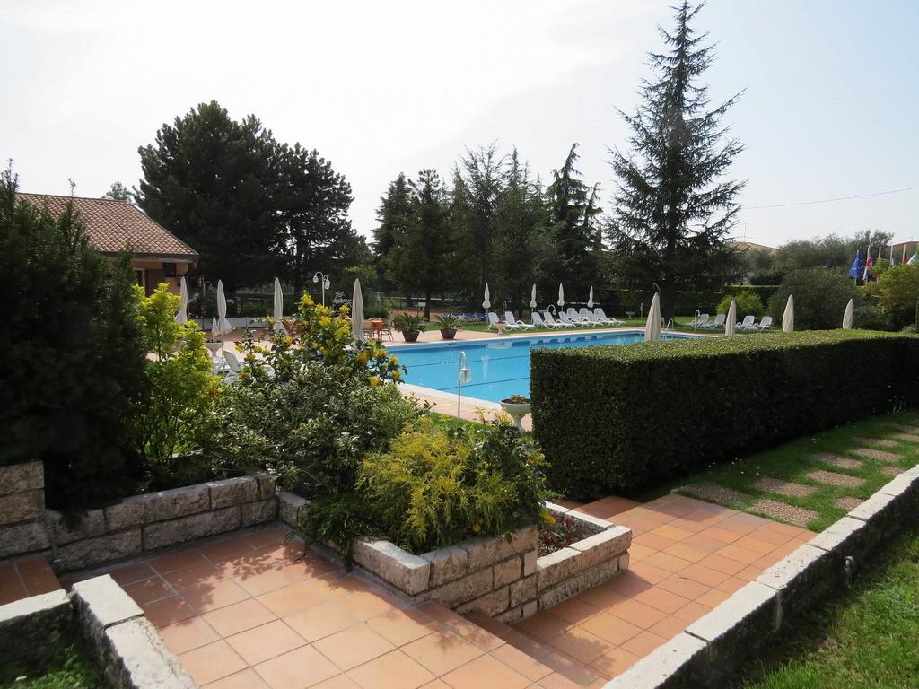 Residence Liana Albisano Torri Del Benaco Dış mekan fotoğraf