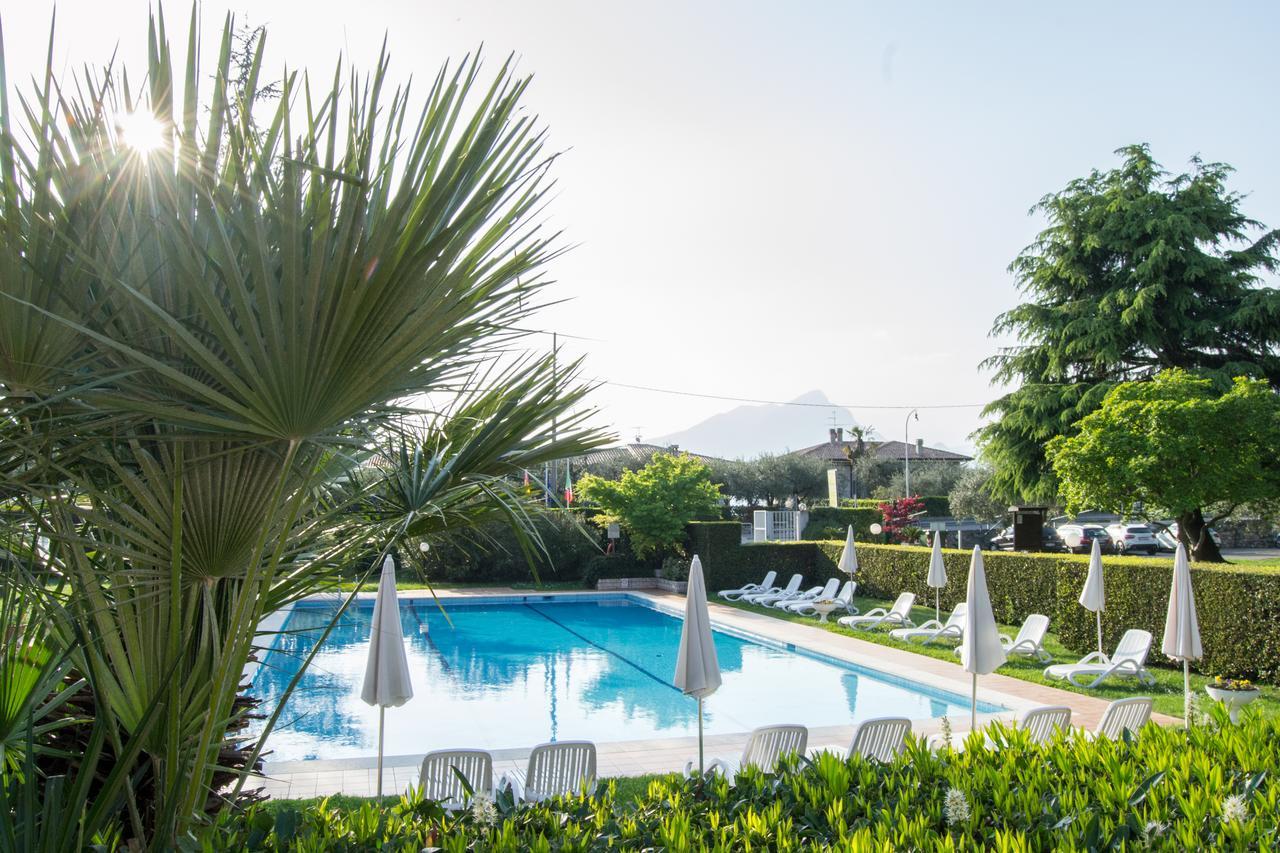 Residence Liana Albisano Torri Del Benaco Dış mekan fotoğraf